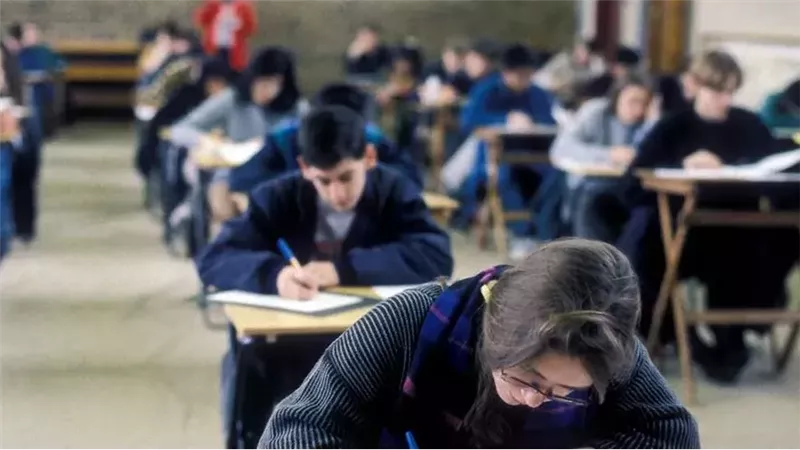 نماذج امتحان مادة الإنجليزي للصف الثالث الإعدادي 2025