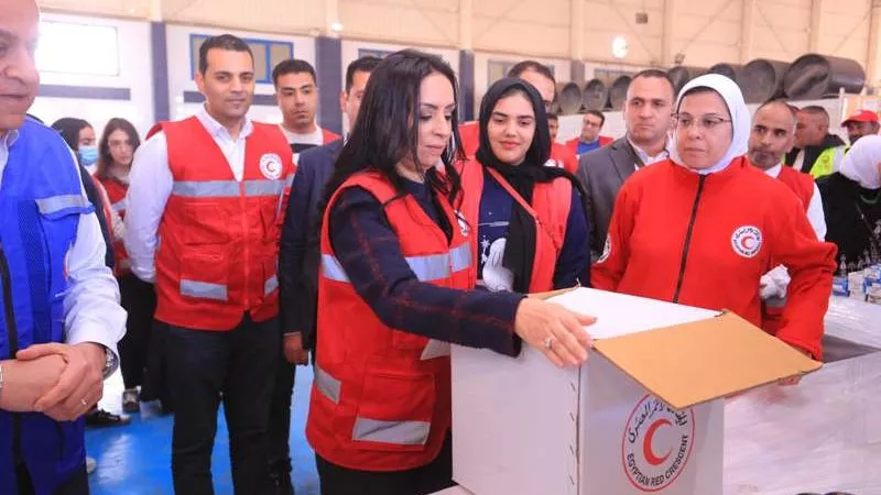 آلية إدخال المساعدات الإنسانية لقطاع غزة تحت الرعاية المصرية