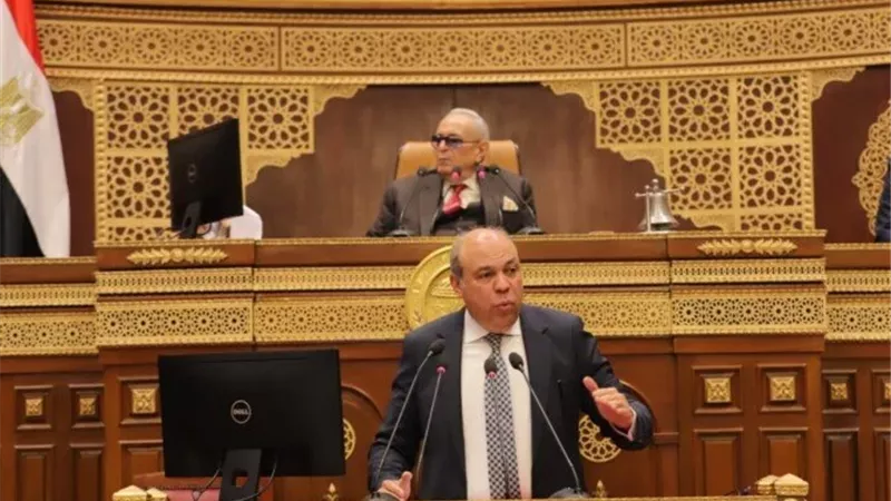 شركات فرنسية وتركية.. وزير الطيران يكشف موعد طرح المطارات على القطاع الخاص