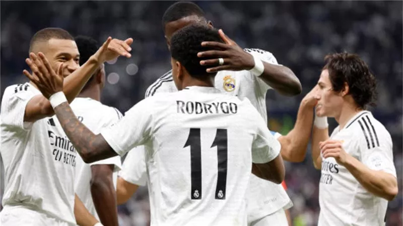ريال مدريد يستهدف التعاقد مع ثنائي بايرن ميونخ وبنفيكا البرتغالي 