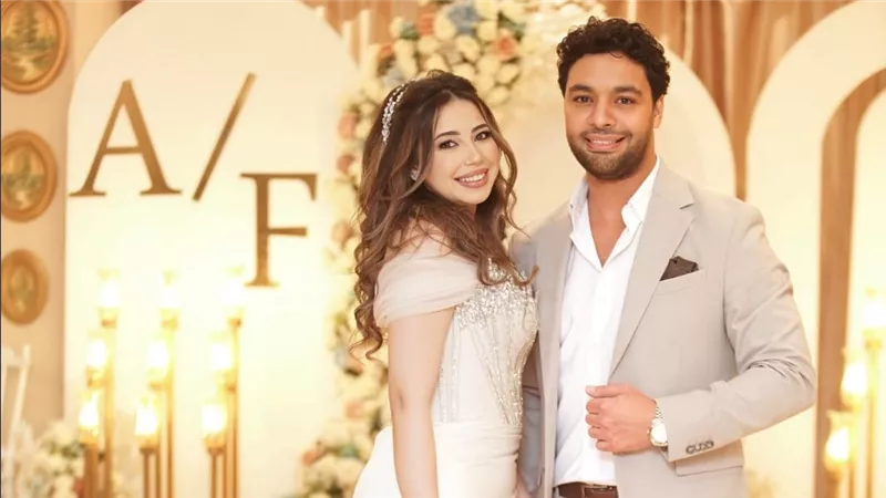 بعد تصدرها التريند.. تامر حسني يهنئ فرح الموجي وخطيبها أحمد جمال 