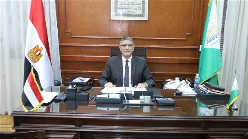 محافظ الجيزة يصدر حركة ترقيات لـ 982 موظفًا.. إليك تفاصيلها
