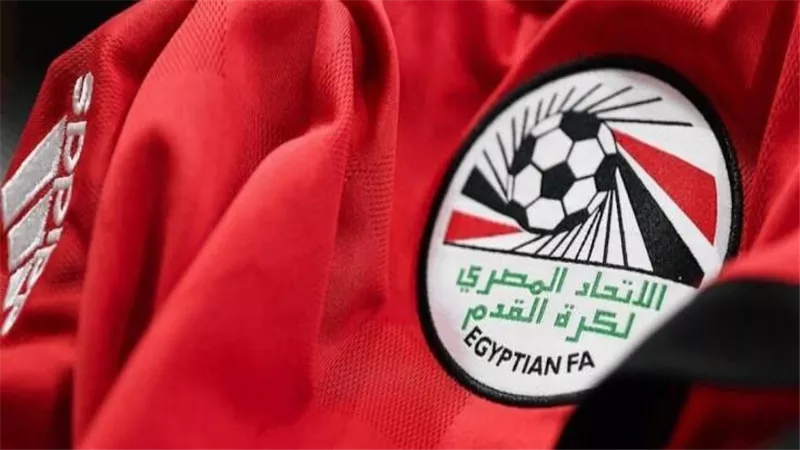 اتحاد الكرة يعلن 10 قرارات نارية اليوم.. من بينهم سفر حسام حسن