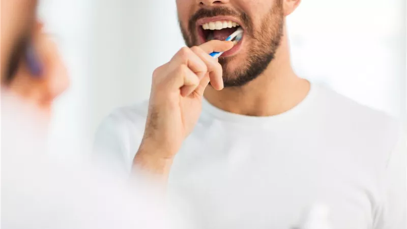 أفضل 10 أطعمة لصحة الأسنان واللثة وحمايتها من التسوس