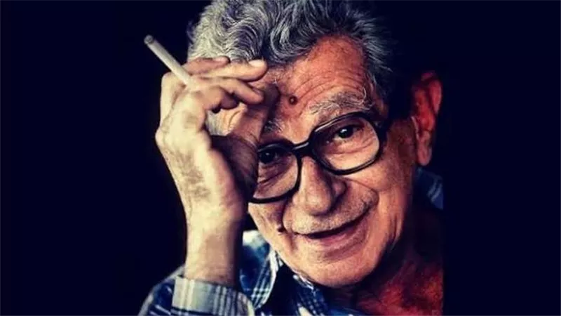 يوسف شاهين.. قدم قضايا حساسة وجريئة وخسائر بفيلم 