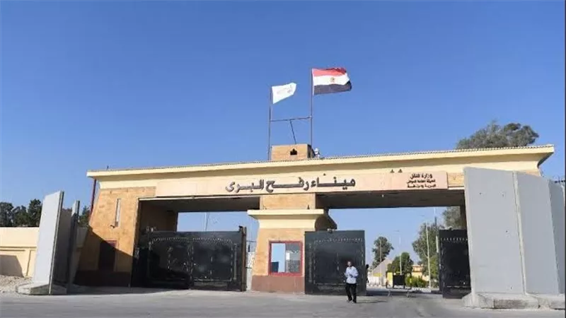بعد إرجاع عدد من الشاحنات مصر تنجح في إدخال المساعدات إلى غزة 