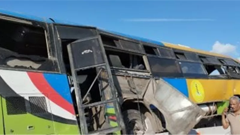 إصابة 21 شخصا في تصادم أتوبيس بالرصيف بـ حادث الغردقة