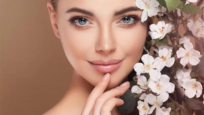  كيفية التعامل مع البشرة المختلطة.. روتين صباحي ومسائي مثالي