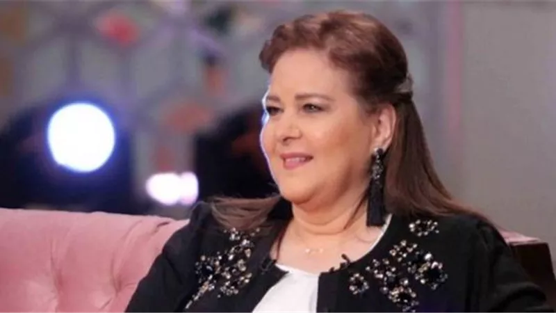 نجوم الفن يودعون دلال عبد العزيز على مواقع التواصل الاجتماعى بكلمات حزينة