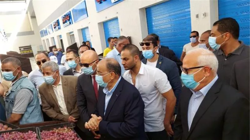 شعراوي والغضبان يتفقدان سوق الخضار و الأسماك وبازار بورسعيد الجديد