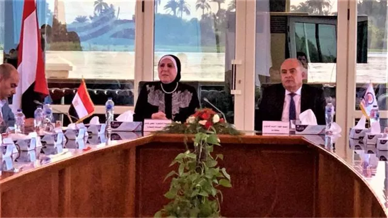 دراسة انشاء فرع لمركز تحديث الصناعة  بمحافظة قنا  لمساعدة المستثمرين على تطوير وتحديث مصانعهم