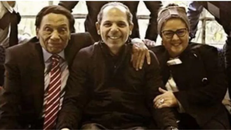 عادل إمام ينعى الراحلة دلال عبد العزيز عبر ”فيس بوك”