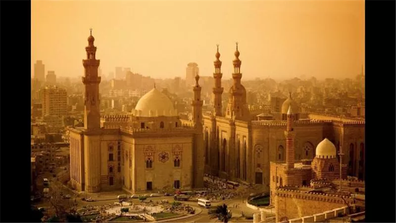 مالا تعرفه عن مسجد السلطان حسن