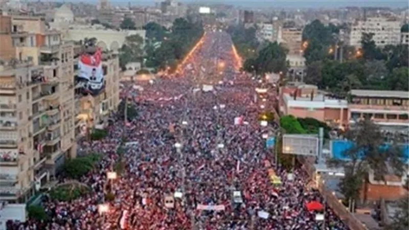 نص خطاب الحسم.. بهذه الكلمات ”النارية ” عزل السيسي الإخوان و أجلس ”منصور ” علي عرش مصر
