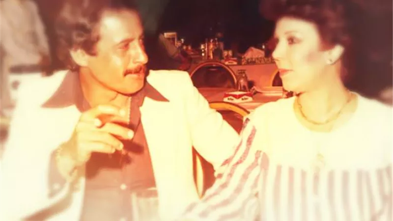 سخر منها وقال لها ” ملكة جمال دي  شغلانة يعني ” .. حكايات رجاء الجداوي في”  50 سنة ” حب وعشق مع  زوجها نجم الكرة الشهير