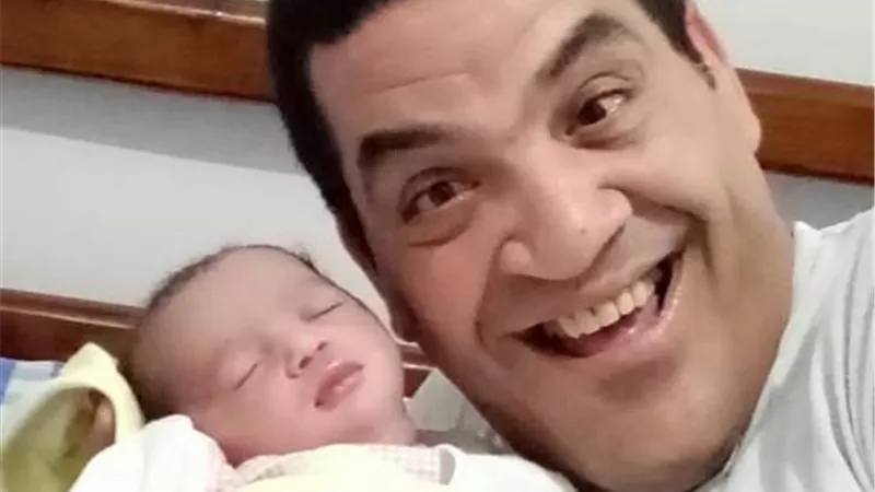 طاهر أبو ليلة يستقبل مولودته الجديدة ويختار لها هذا الأسم