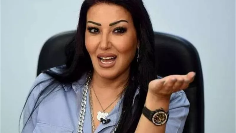 سمية الخشاب للرجال: ألبسوا مايوه شرعى علشان الستات هتتحرش بيكم