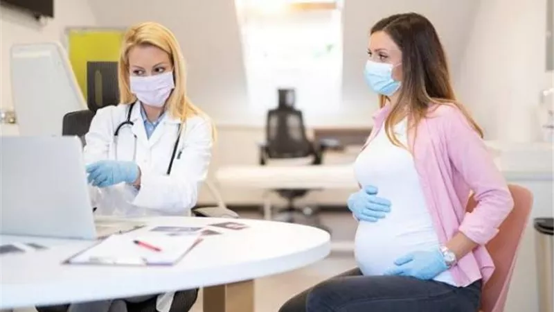 بيان عاجل من الصحة بشأن تلقي النساء الحوامل لقاح كورونا