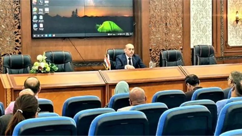 رئيس هيئة التنمية الصناعية يعقد اجتماع موسع مع 16 مستثمر صناعي لمناقشة طلباتهم للاستثمار ببورسعيد