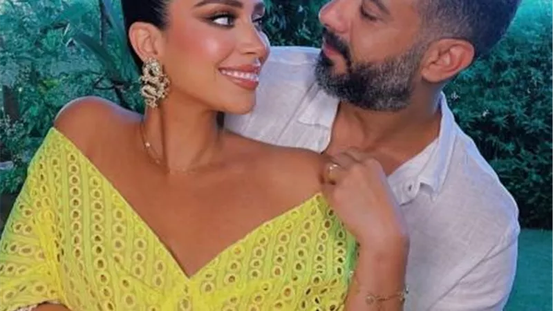 محمد فراج يغازل زوجته بصور رومانسية ويعلق: أنا محظوظ