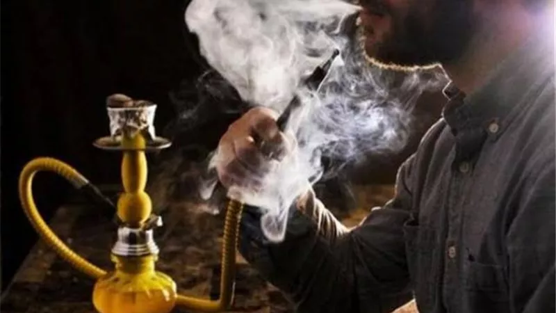مع استمرار منعها في المقاهي والكافيهات..كيف ظهرت الشيشة؟