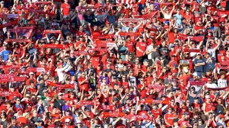 قرار عاجل بعودة الجماهير لملاعب كرة القدم