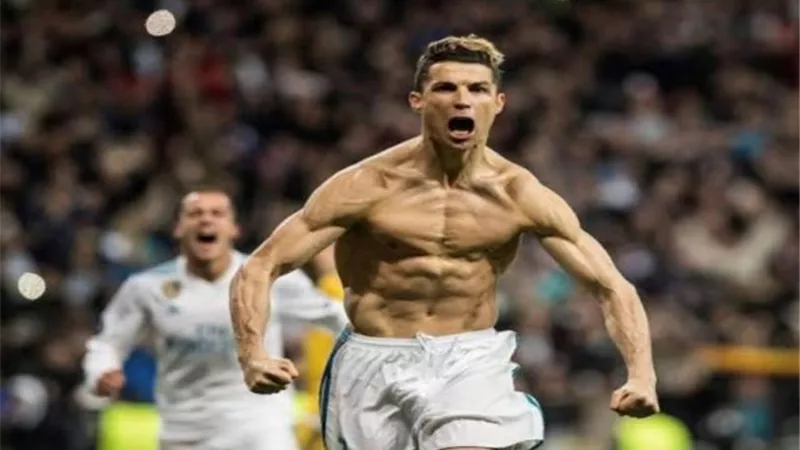 في مثل هذا اليوم.. ريال مدريد يكشف الستار عن صفقة كريستيانو رونالدو ويقدمه للجمهور