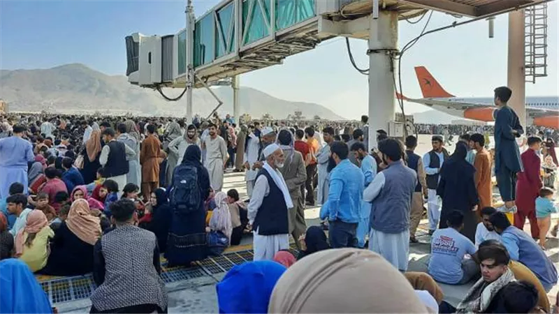 سقوط 5 قتلى في مطار كابول ..والسبب مجهول