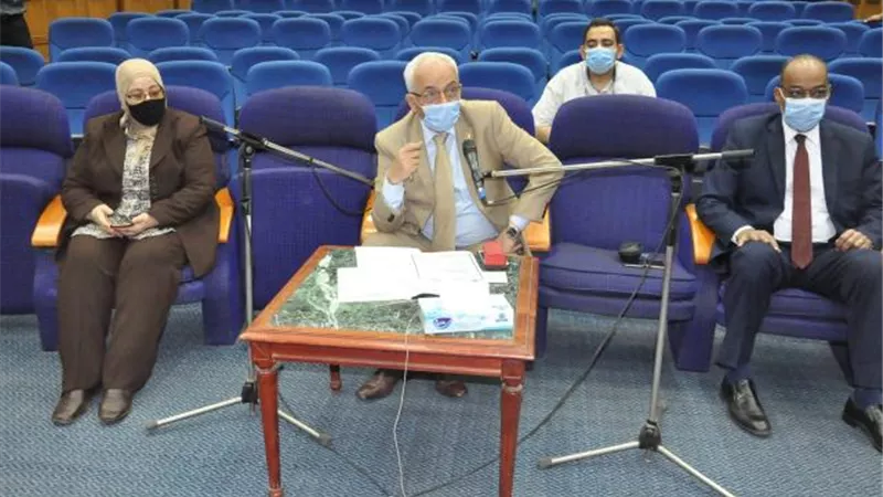 عاجل.. ”التعليم” تكشف هوية الطالب المسئول عن نشر ”الفيزياء” علي السوشيال ميديا