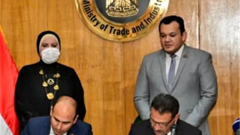 وزارة التجارة والصناعة توقع بروتوكول تعاون مع تنسيقية شباب الأحزاب والسياسيين لتعزيز آليات تنفيذ خطة الدولة للتنمية الصناعية