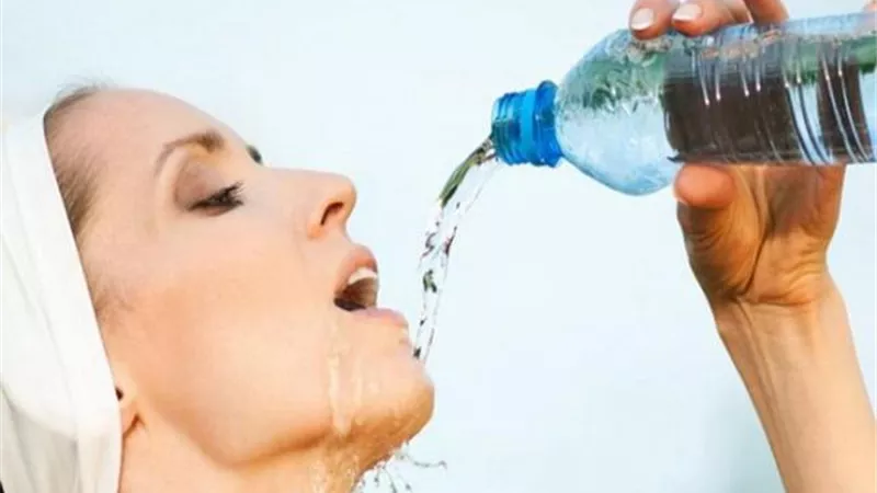 يروي العطش ويمنع الجفاف.. ما هو هذا لمشروب؟