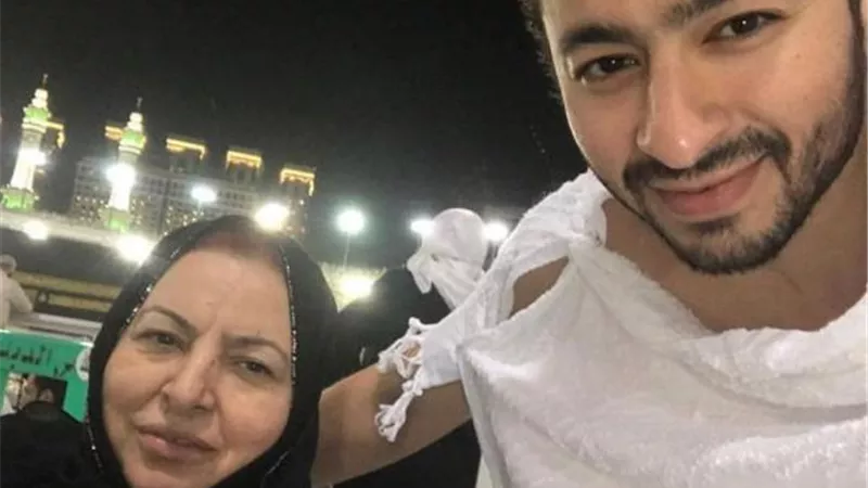 وفاة والدة الفنان حمادة هلال بعد صراع مع المرض