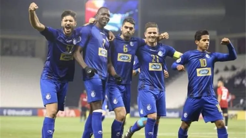 إصابة 11 لاعباً من استقلال طهران بفيروس كورونا