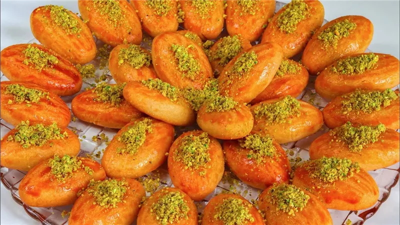 حلويات رمضان 2025.. طريقة عمل رموش الست في المنزل بطريقة سهلة وموفرة