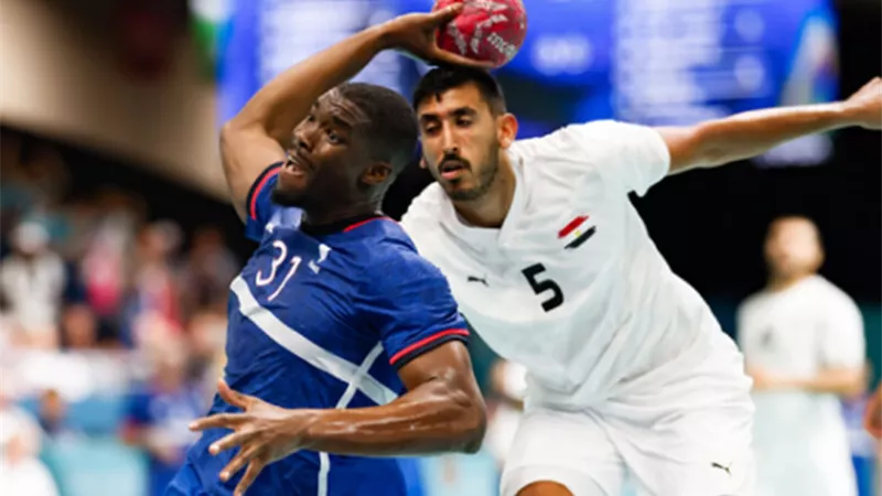  منتخب مصر بالزى الأسود ضد فرنسا الليلة في ربع نهائي مونديال اليد