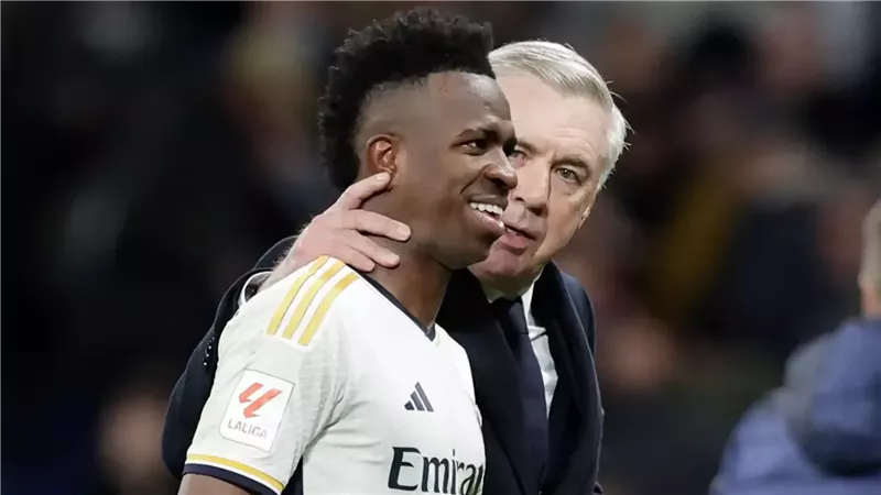 أنشيلوتي يعلق على رحيله عن ريال مدريد ويؤكد: فينيسيوس سيختار بطولات الملكي