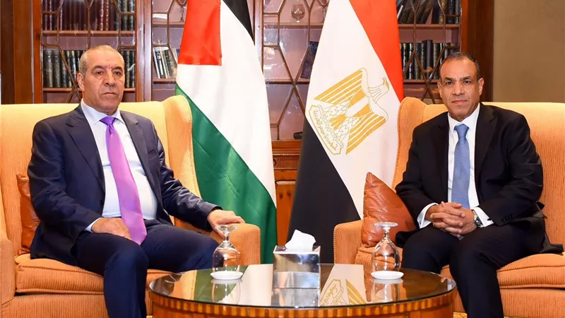 ملفات شائكة علي طاولة وزير الخارجية وأمين سر اللجنة التنفيذية لمنظمة التحرير الفلسطينية