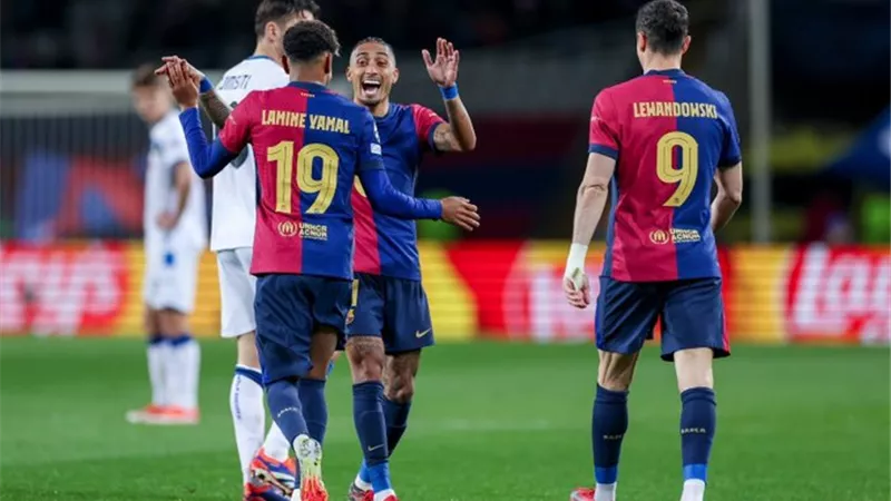 برشلونة ينهي دور المجموعات بتعادل مثير أمام أتالانتا في دوري أبطال أوروبا 