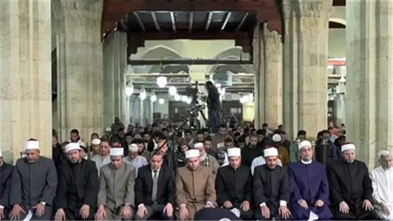 الفرق بين صلاة التراويح وقيام الليل في رمضان 2025 وأوقات أدائهما 