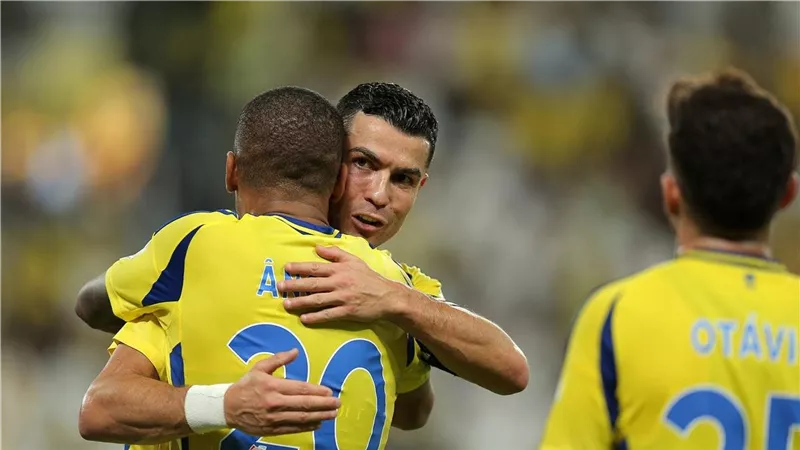 الدوري السعودي.. كريستيانو رونالدو يمنح النصر التقدم على الرائد في الشوط الأول