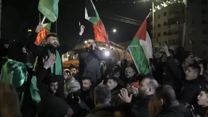 استمرار الإفراج عن الأسرى الفلسطينيين وتصاعد التوتر في الضفة الغربية وجنين