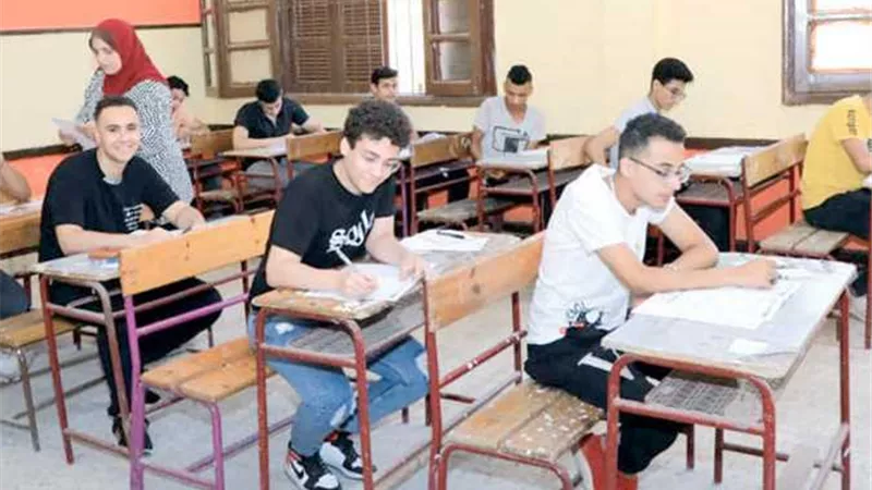 بنسبة نجاح 84,2 %.. محافظ الإسكندرية يعتمد نتيجة الشهادة الإعدادية