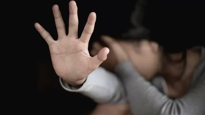 اعترافات بلوجر شهير واقـ ع طالبة بمدرسة خاصة.. إليك التفاصيل