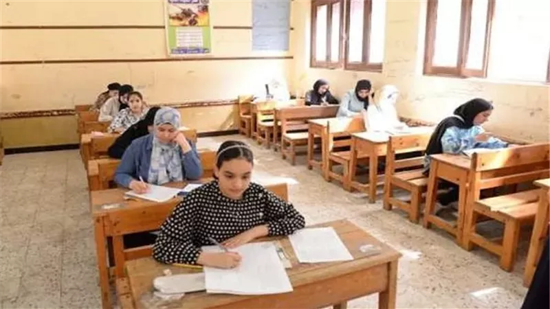 كيفية تحميل وحل التقييم الأسبوعي لمادة اللغة العربية للصف الأول الثانوي2025 الترم الثاني