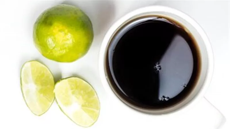 فوائد شرب العسل الأسود مع الليمون على الريق بصفة دائمة