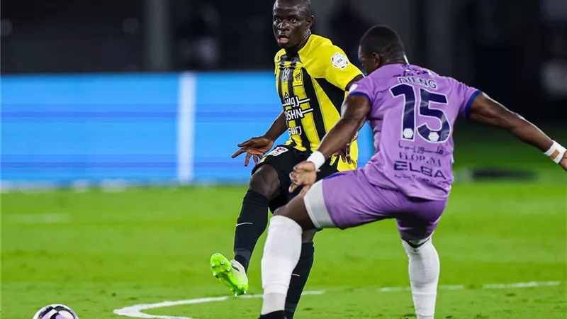 الاتحاد يقلب الطاولة على الخلود بفوز مثير في دوري روشن السعودي