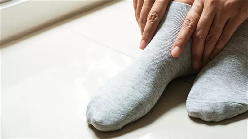 حكم المسح على الجوارب عند المذاهب الأربعة.. هل اختلف أئمة؟ 