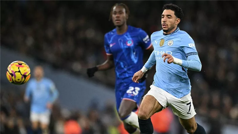 تشكيل مانشستر سيتي ضد أرسنال في قمة الدوري الإنجليزي.. موقف عمر مرموش