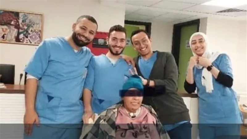 قصر العيني ينجح في إنقاذ حياة مريضة بتقنية الإيكمو.. تفاصيل 