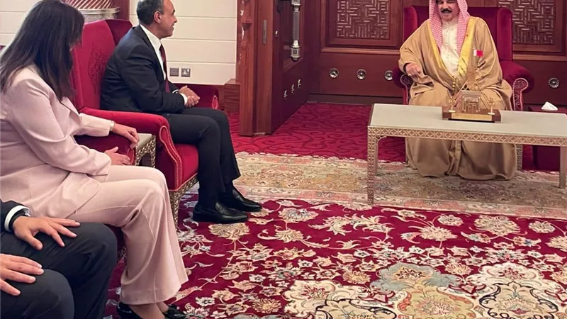 5 ملفات شائكة علي طاولة وزير الخارجية وملك البحرين.. تعرف عليها